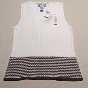 🆕NWT JONES WEAR WHITE AND BROWN WASHABLE V-NECK VEST - M